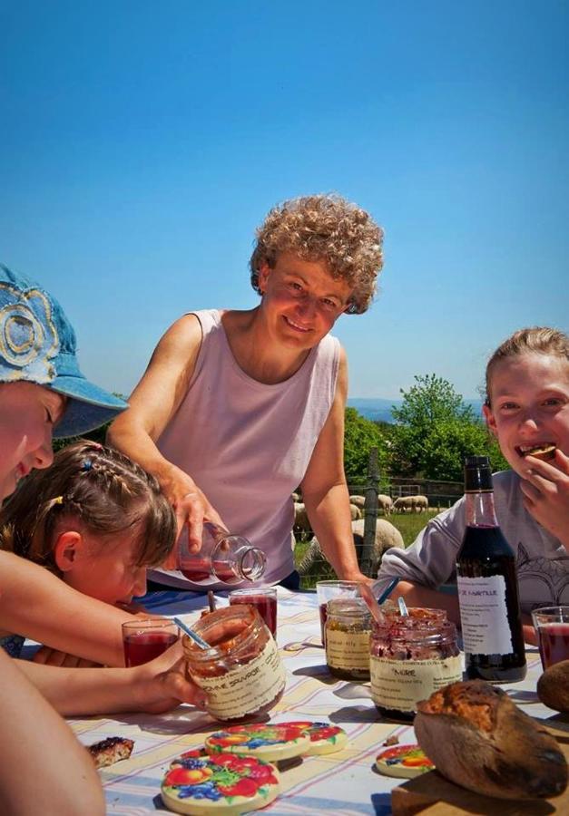 Les Gites Du Val Valprivas Eksteriør billede